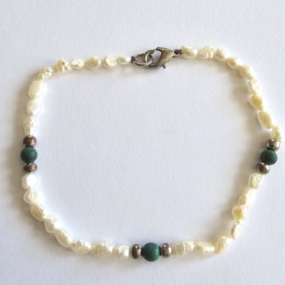 Vintage pearl bracelet freshwater real green accent beads dainty pearlcore
